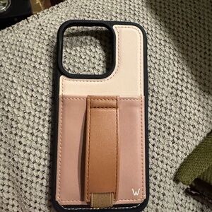 Desert dunes walls iPhone 15 pro